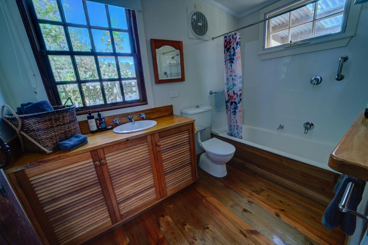 Cherry Plum Cottages Port Fairy Buitenkant foto