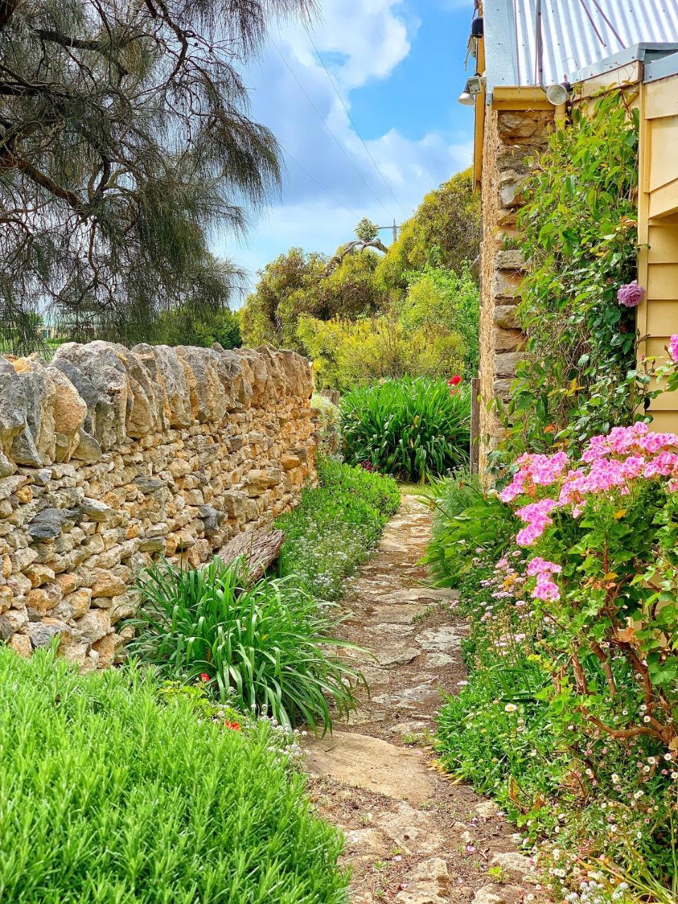 Cherry Plum Cottages Port Fairy Buitenkant foto